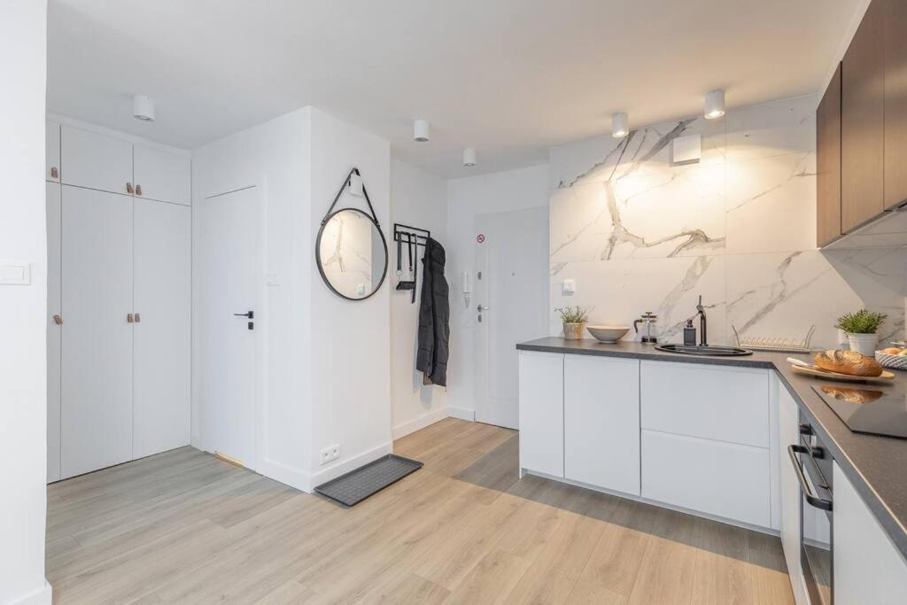 Superapart Jana Pawla Ii, Apt 302 Cozy Urban Retreat, Perfect For Couples Varsovia Exterior foto